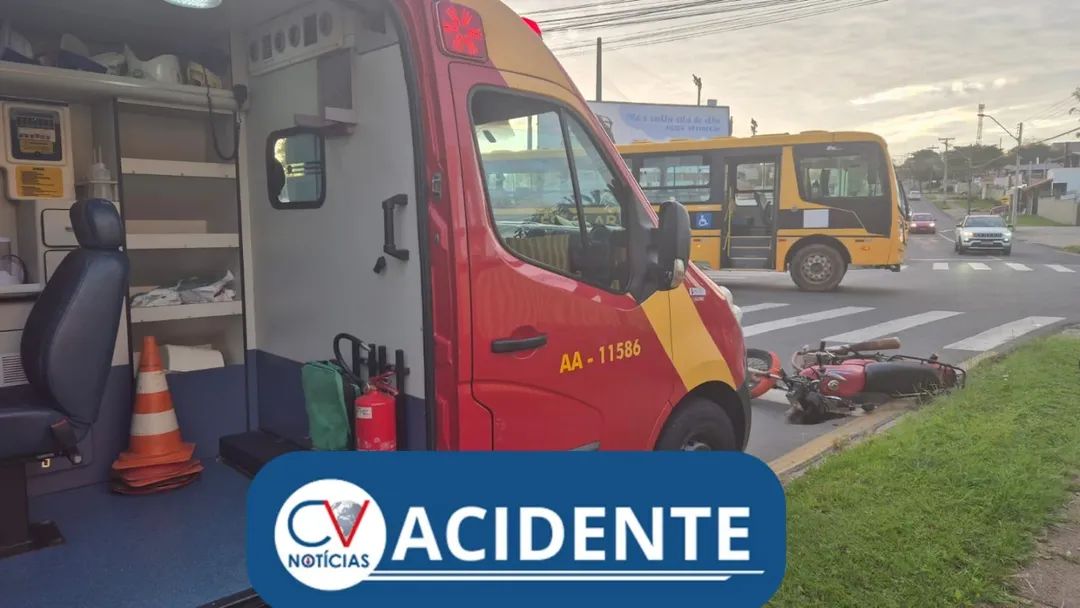 Motociclista fica ferido em colisão com ônibus escolar na Vila Bancária, em Campo Largo