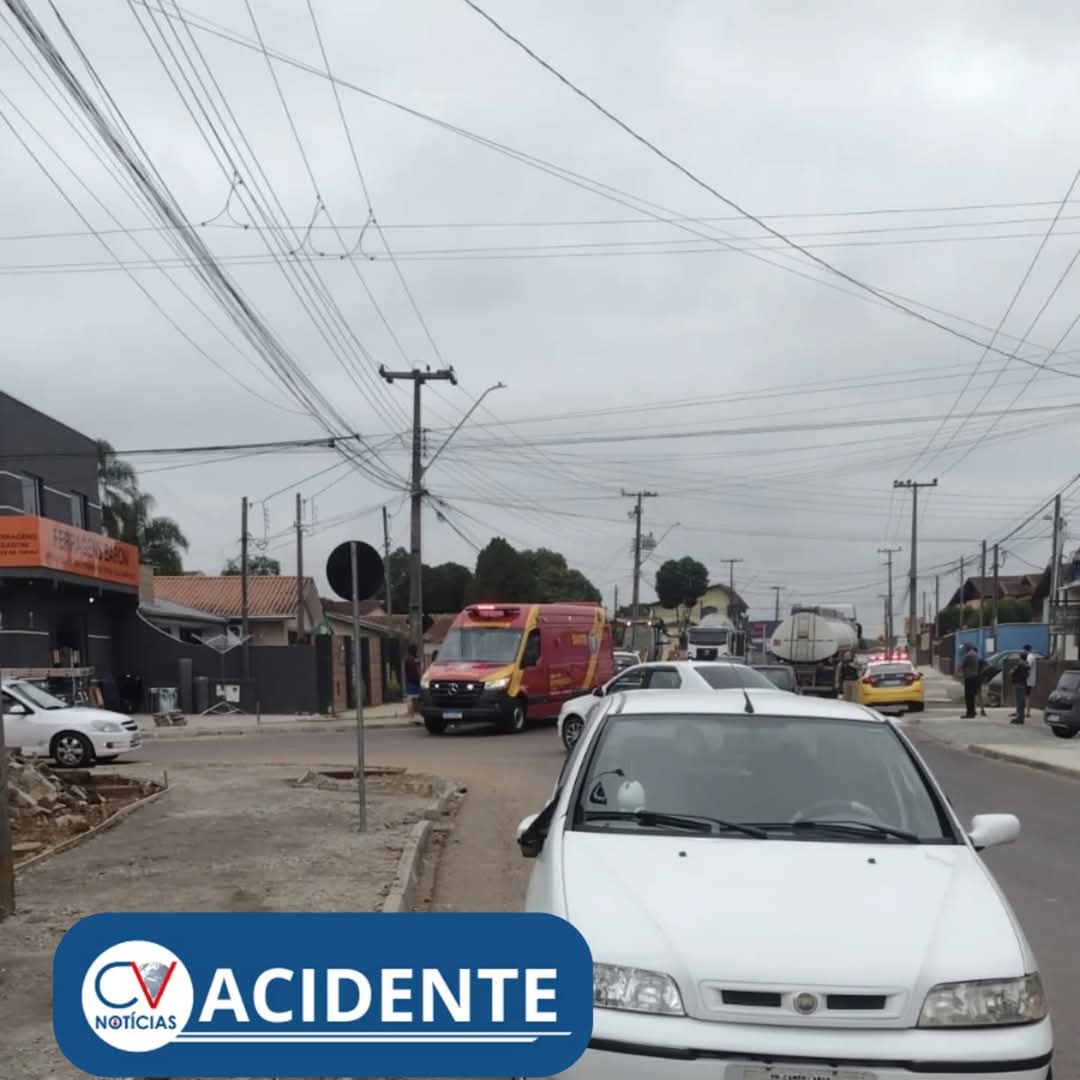 Mulher atropelada por automóvel é socorrida pelo SIATE no bairro Itaqui